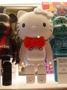 400% Hello Kitty Kubrick